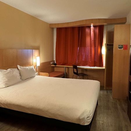 Ibis Istres Trigance Hotel Ngoại thất bức ảnh